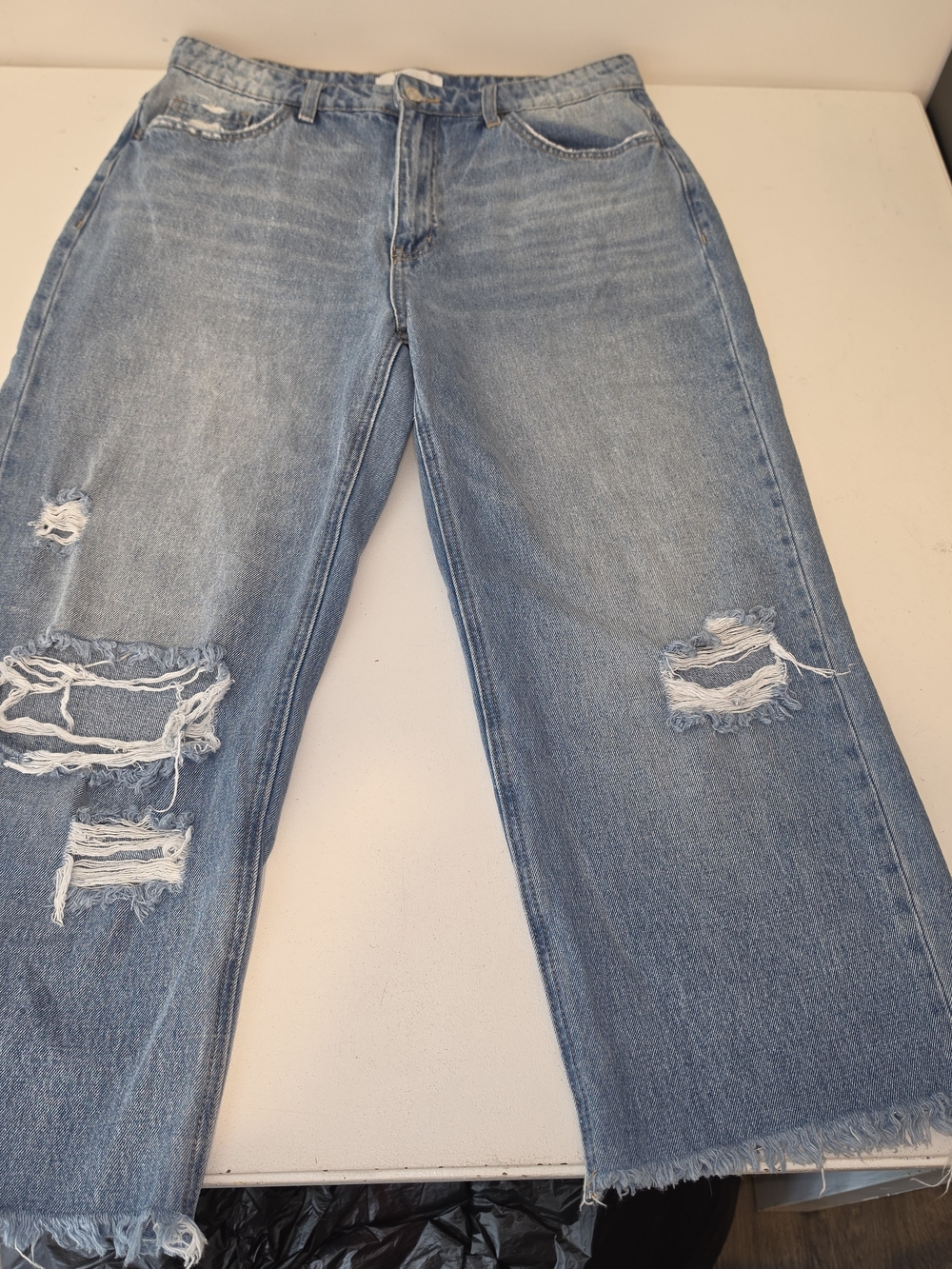 Women's Light Blue Distressed Wide-Leg  Cropped Jeans